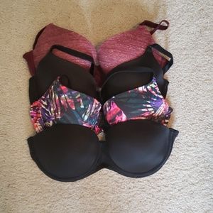4 bras
